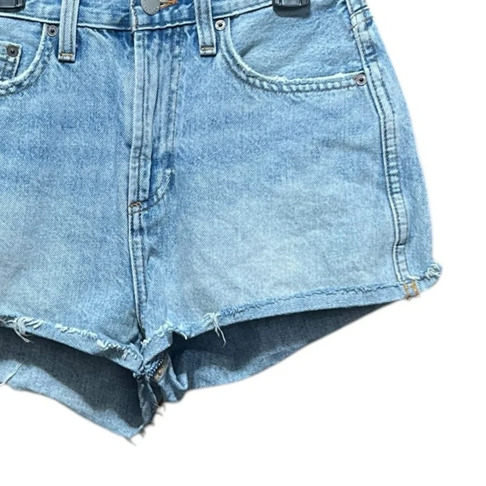 Aritzia Denim Forum Farrah Cheeky Short‎ Cutoff Denim Shorts Light Wash